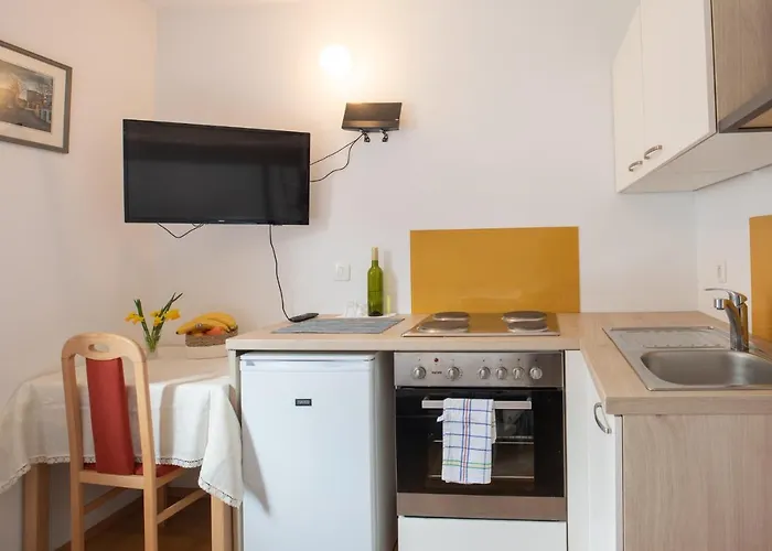 Apartma Apartma Lovor
