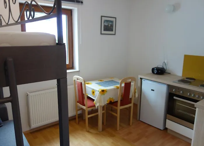 Apartma Apartma Lovor
